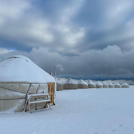 Yurt Camp Ali-Nur At Lake Song-Kol Юрточный Лагерь Али-Нур Озеро Сон-Куль Сон-Куль Кыргызстан Нарын Kyrgyzstan Naryn Esterno foto