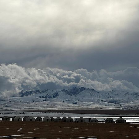 Yurt Camp Ali-Nur At Lake Song-Kol Юрточный Лагерь Али-Нур Озеро Сон-Куль Сон-Куль Кыргызстан Нарын Kyrgyzstan Naryn Esterno foto