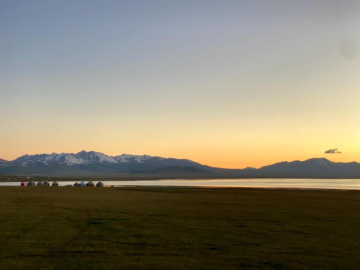 Yurt Camp Ali-Nur At Lake Song-Kol Юрточный Лагерь Али-Нур Озеро Сон-Куль Сон-Куль Кыргызстан Нарын Kyrgyzstan Naryn Esterno foto