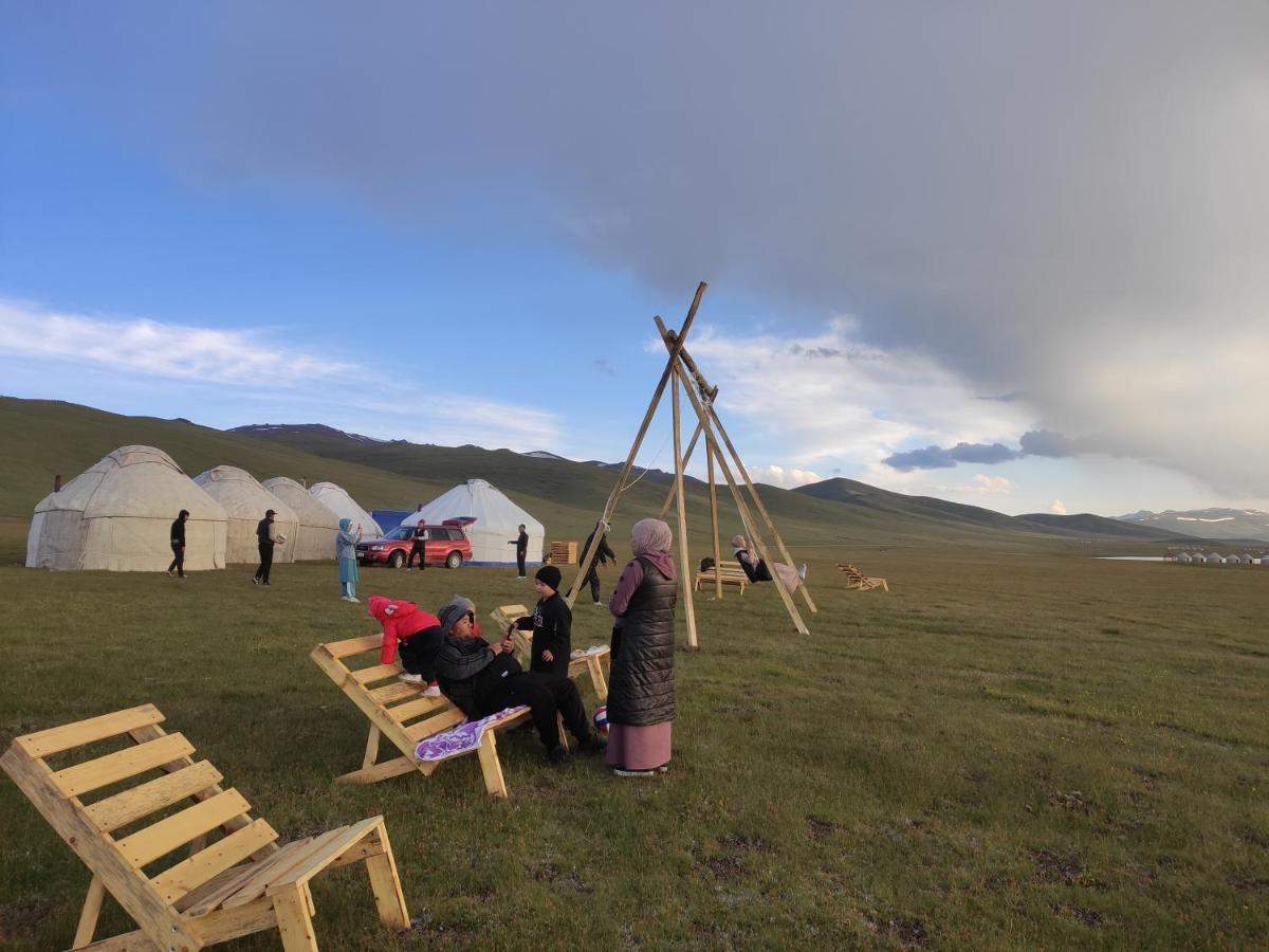 Yurt Camp Ali-Nur At Lake Song-Kol Юрточный Лагерь Али-Нур Озеро Сон-Куль Сон-Куль Кыргызстан Нарын Kyrgyzstan Naryn Esterno foto