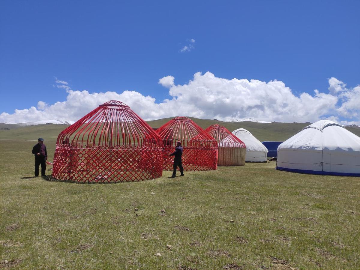 Yurt Camp Ali-Nur At Lake Song-Kol Юрточный Лагерь Али-Нур Озеро Сон-Куль Сон-Куль Кыргызстан Нарын Kyrgyzstan Naryn Esterno foto