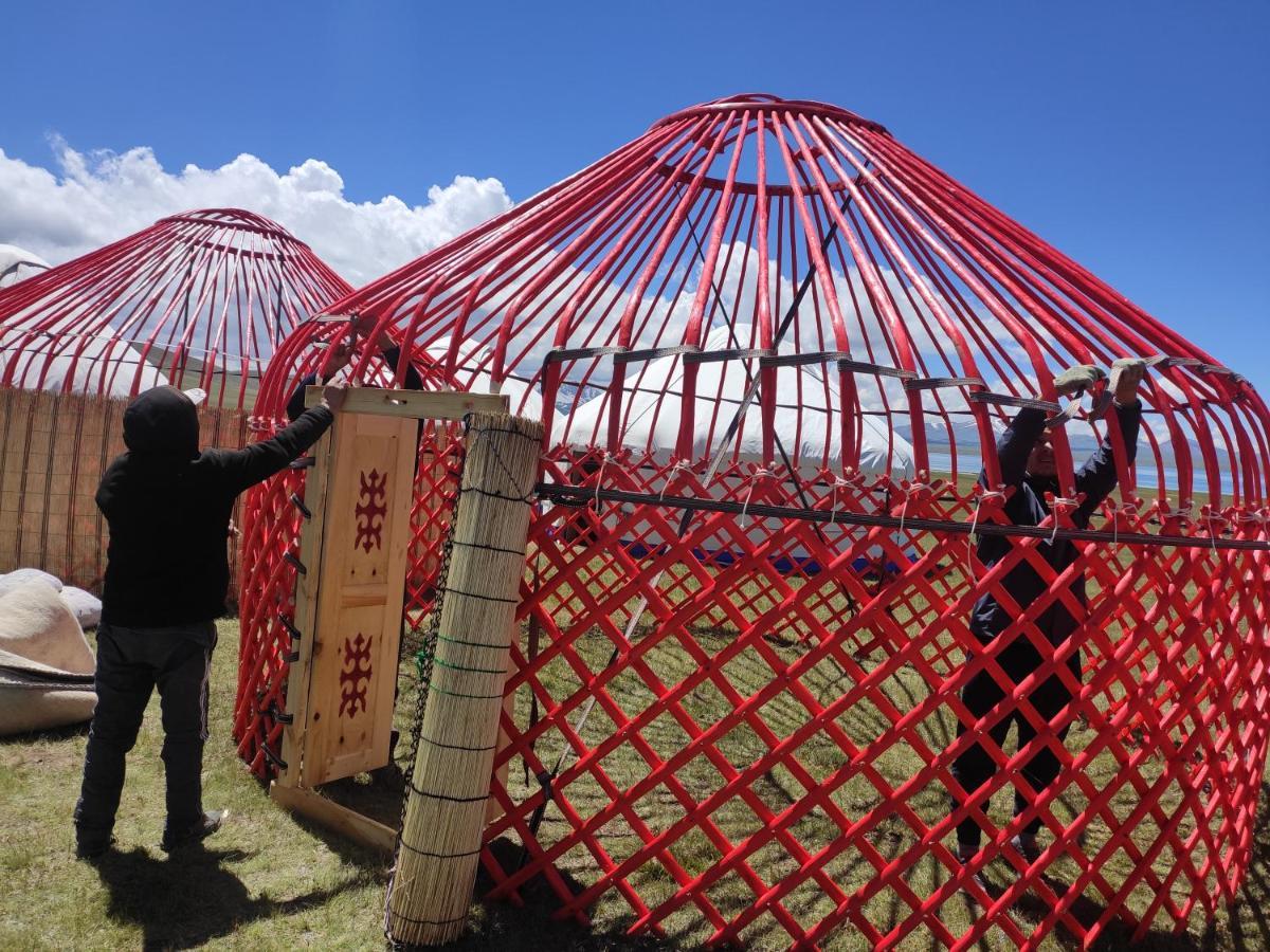 Yurt Camp Ali-Nur At Lake Song-Kol Юрточный Лагерь Али-Нур Озеро Сон-Куль Сон-Куль Кыргызстан Нарын Kyrgyzstan Naryn Esterno foto