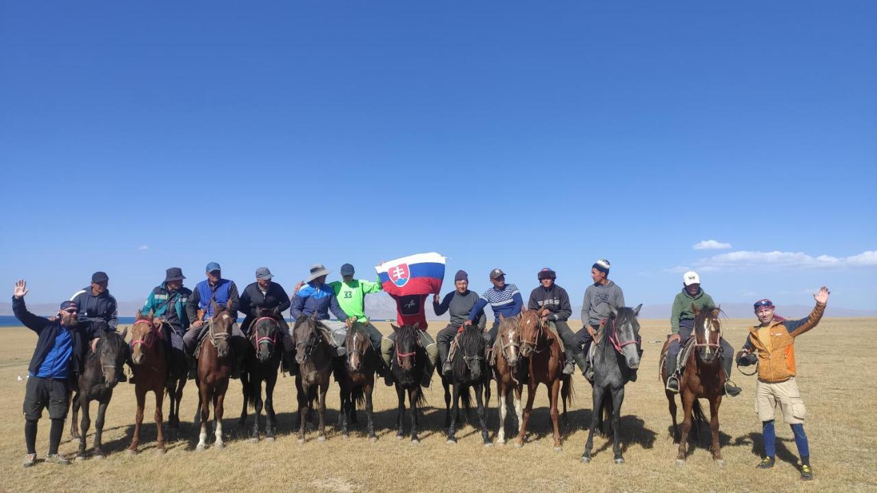Yurt Camp Ali-Nur At Lake Song-Kol Юрточный Лагерь Али-Нур Озеро Сон-Куль Сон-Куль Кыргызстан Нарын Kyrgyzstan Naryn Esterno foto