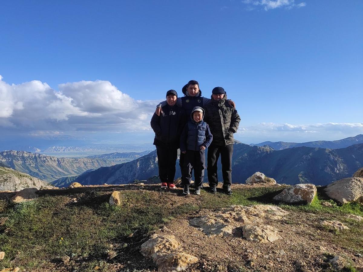 Yurt Camp Ali-Nur At Lake Song-Kol Юрточный Лагерь Али-Нур Озеро Сон-Куль Сон-Куль Кыргызстан Нарын Kyrgyzstan Naryn Esterno foto