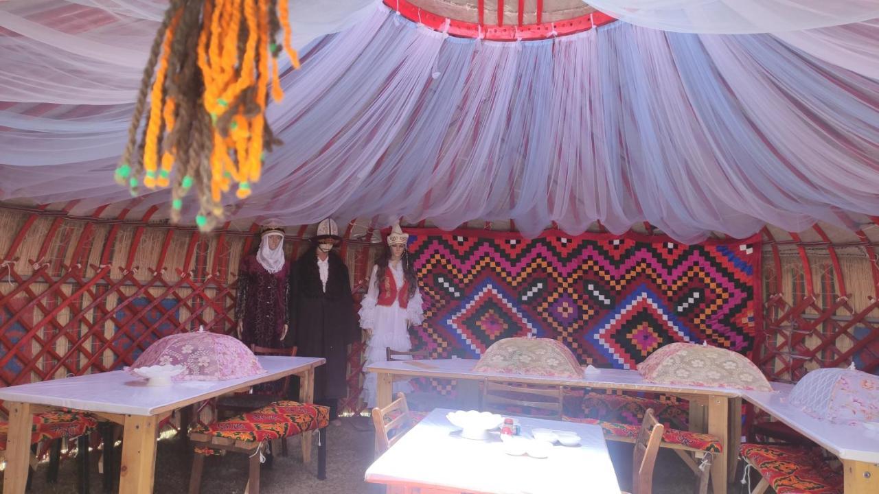 Yurt Camp Ali-Nur At Lake Song-Kol Юрточный Лагерь Али-Нур Озеро Сон-Куль Сон-Куль Кыргызстан Нарын Kyrgyzstan Naryn Esterno foto