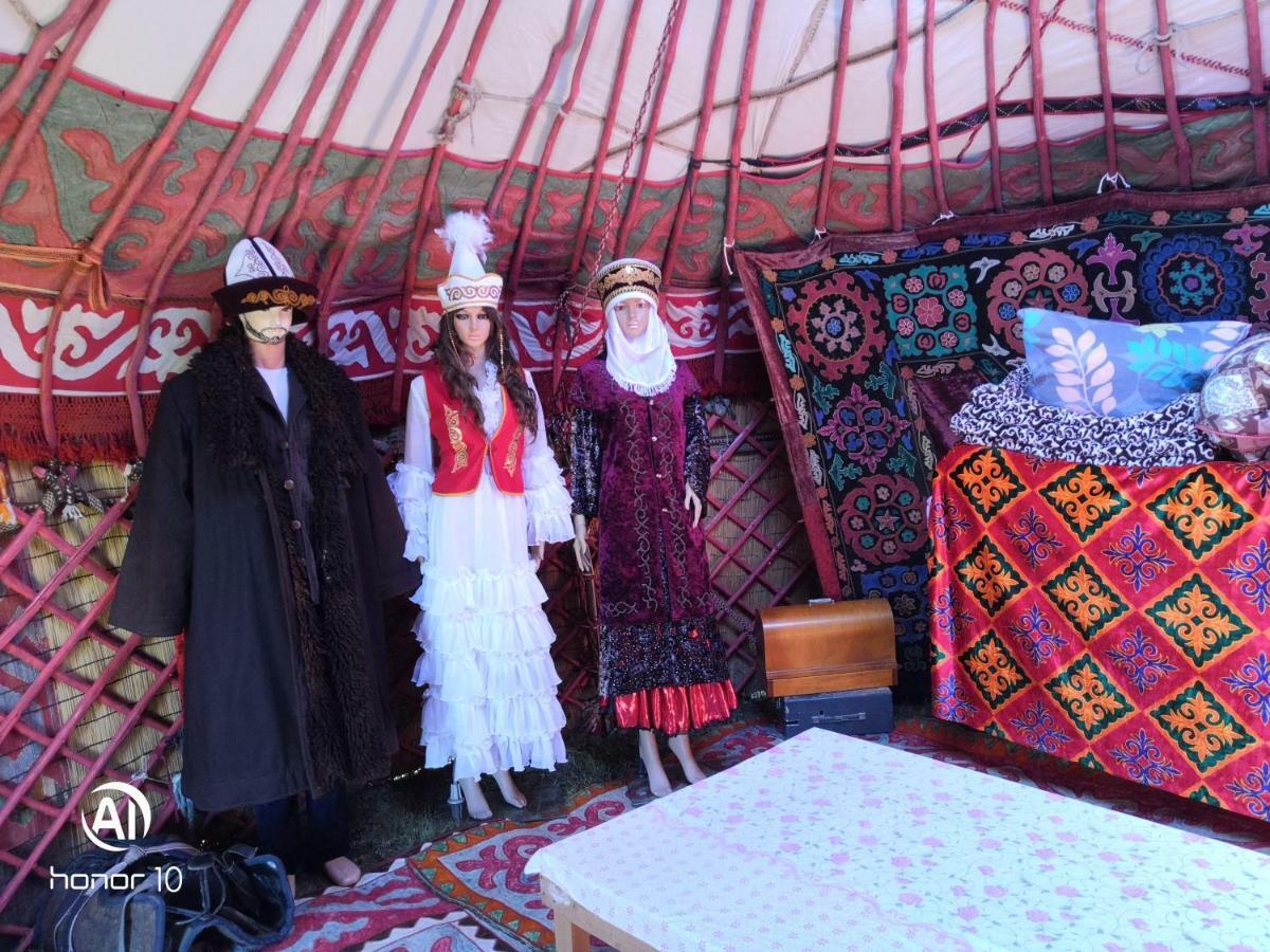 Yurt Camp Ali-Nur At Lake Song-Kol Юрточный Лагерь Али-Нур Озеро Сон-Куль Сон-Куль Кыргызстан Нарын Kyrgyzstan Naryn Esterno foto