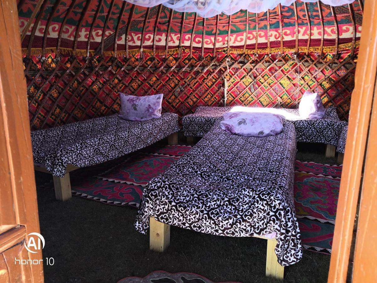 Yurt Camp Ali-Nur At Lake Song-Kol Юрточный Лагерь Али-Нур Озеро Сон-Куль Сон-Куль Кыргызстан Нарын Kyrgyzstan Naryn Esterno foto