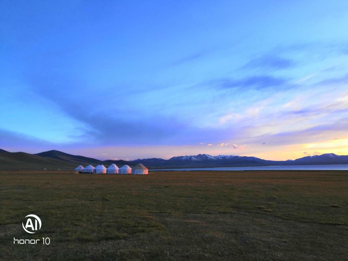 Yurt Camp Ali-Nur At Lake Song-Kol Юрточный Лагерь Али-Нур Озеро Сон-Куль Сон-Куль Кыргызстан Нарын Kyrgyzstan Naryn Esterno foto