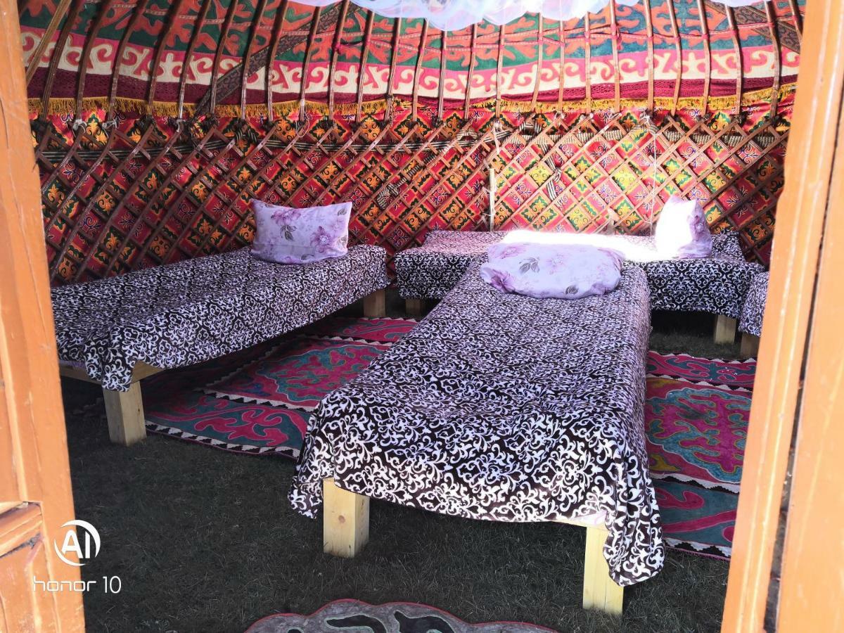 Yurt Camp Ali-Nur At Lake Song-Kol Юрточный Лагерь Али-Нур Озеро Сон-Куль Сон-Куль Кыргызстан Нарын Kyrgyzstan Naryn Esterno foto